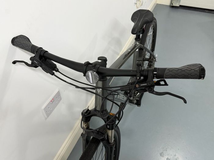 Trek Dual Sport 2 Gen 4 Hybrid Bike