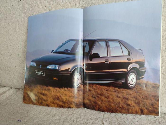 Renault 19 Brochure