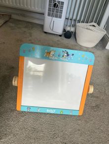 Bluey Whiteboard and Chalkboard
