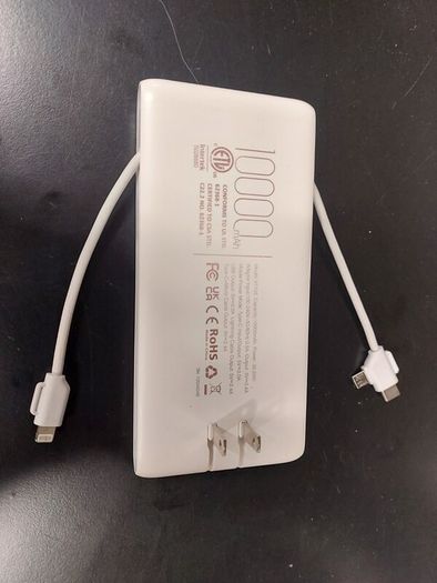 VEEKTOMX 10,000mAh Power Bank Built-in USB-C Lightning Cables