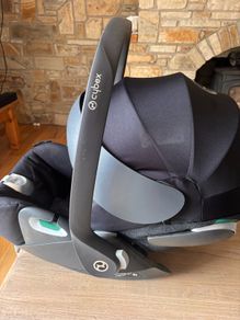 Cybex Z2 car seat and Isofix base