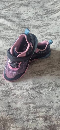 shoes  clarks