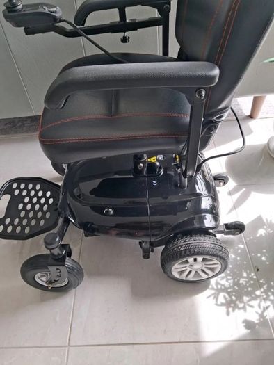 Mobility scooter