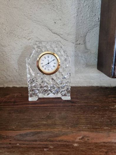 Crystal clock