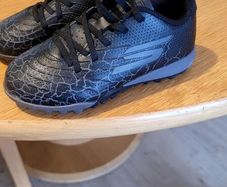 Sketchers Astro boots- Size 9 kids (New and never used)
