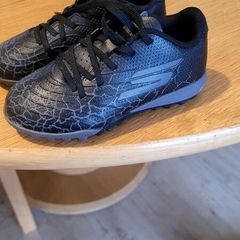 Sketchers Astro boots- Size 9 kids (New and never used)