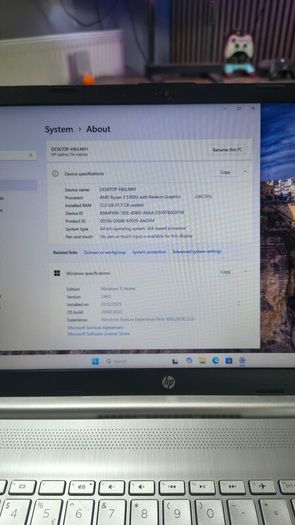 HP Laptop / 12gb / Ryzen 3 / 256gb