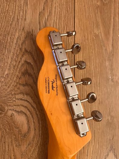 Squier Classic Vibe '70s Telecaster Thinline Olympic White Electric Guitar