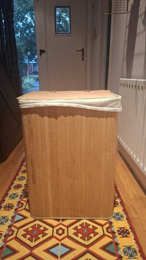 Bamboo laundry basket with lid