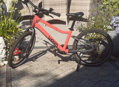 woom 20" coral bike