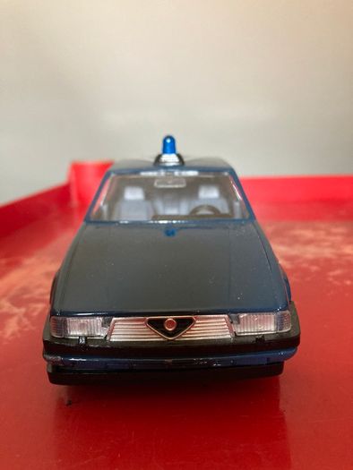 Alfa 75 Polizia Scale 1/24 by Burago