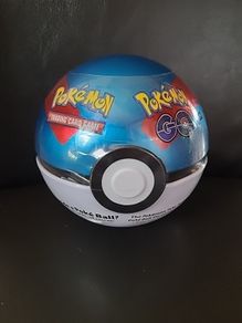 Pokemon tcg Pokeball tin