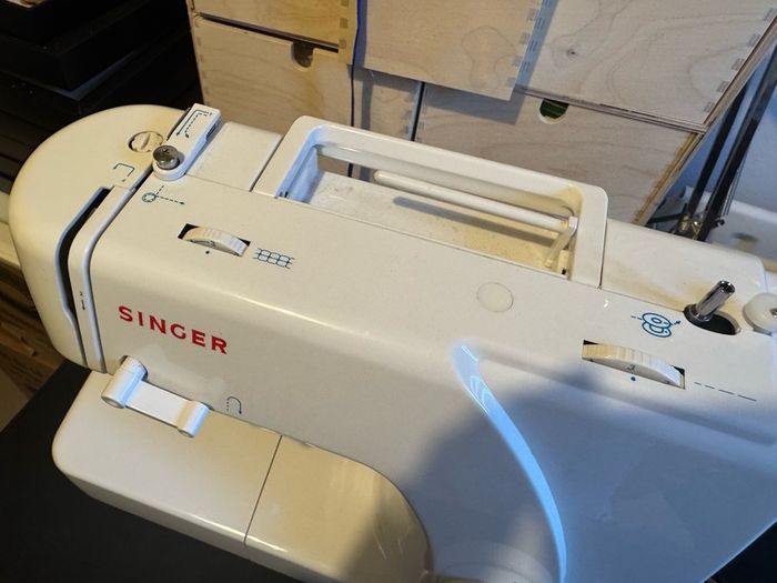 Singer Sewing Machine 1507