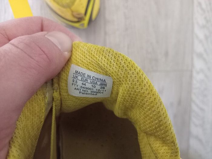 Size 44 cycling shoes (UK: 9.5, not 10)