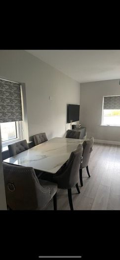Dining table & chairs