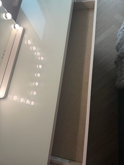 IKEA malm vanity / dressing table with mirror