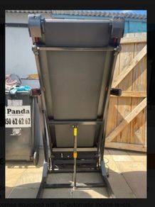 T3000 Large LED display Foldable Motorised Treadmill (with Bluetooth app) with 15 auto incline level Selling a T3000 Foldable