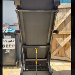 T3000 Large LED display Foldable Motorised Treadmill (with Bluetooth app) with 15 auto incline level Selling a T3000 Foldable