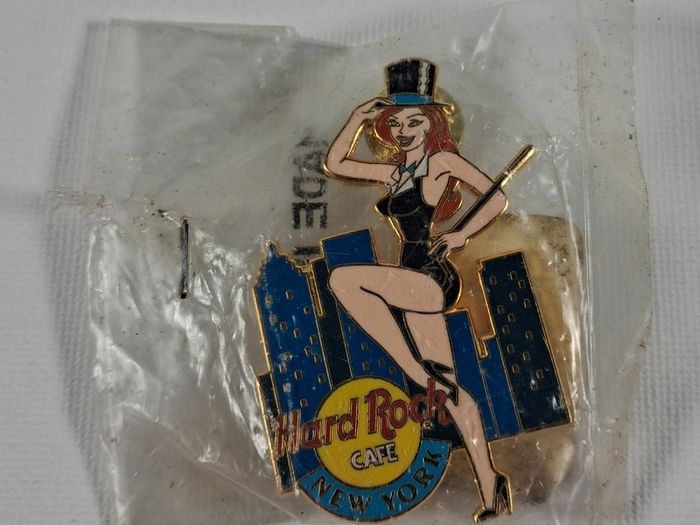 Vintage hardrock cafe new york pin