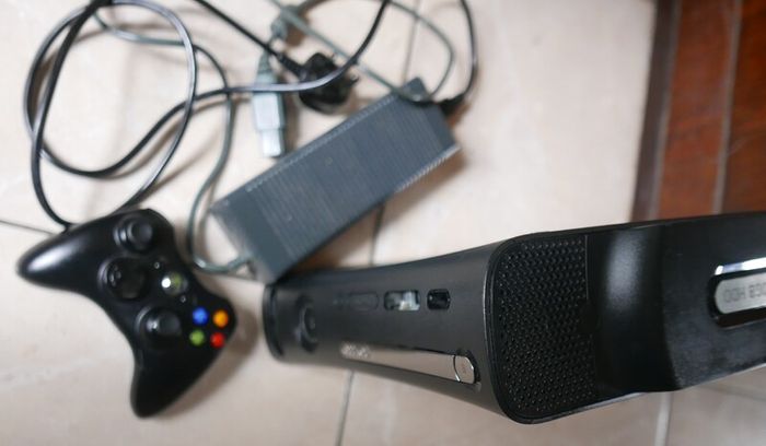 Xbox360 120GB +1Pad