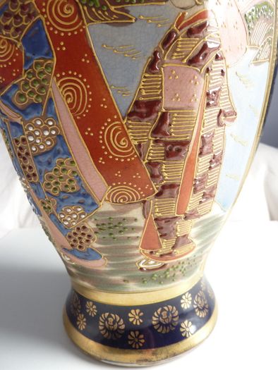 Large antique Kinkozan signed hand-painted Satsuma vases