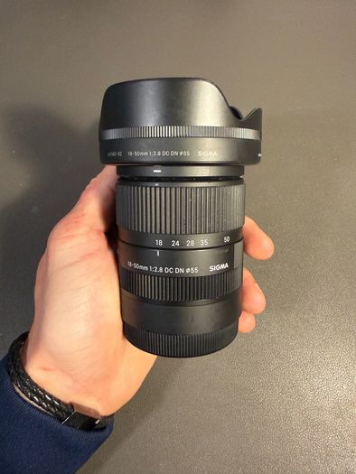 Sigma 18-50mm f/2.8 DC DN Contemporary (Sony E-mount)