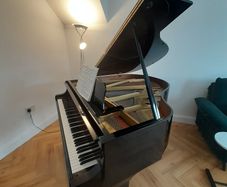 A1 Yamaha 4'11" baby grand piano