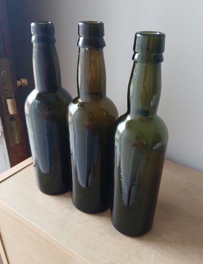 Lot of 3 vintage Guinness bottles