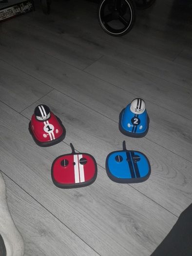 Toy remote control bumper cars