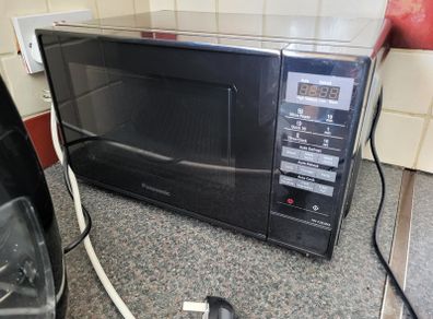 Panasonic microwave 800w NN-E28JBM