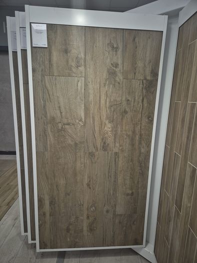 Premium Nebraska Oak floor tiles