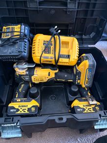 dewalt 3 piece kit with 3 batteries
