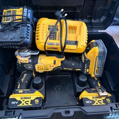 dewalt 3 piece kit with 3 batteries