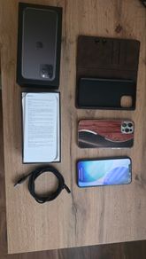 Apple iPhone 11 Pro 64GB Space Grey (Unlocked) Excellent Condition + Box + 2 Cases