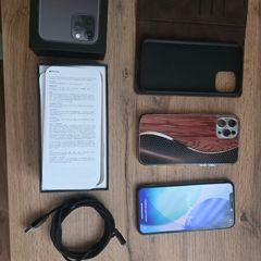 Apple iPhone 11 Pro 64GB Space Grey (Unlocked) Excellent Condition + Box + 2 Cases