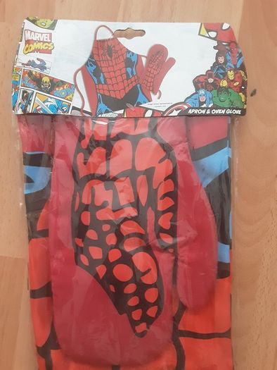 Marvel Comic Apron & Oven Glove  ..Final Price Drop