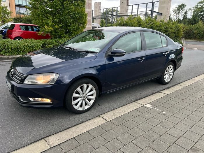 2013 Volkswagen Passat nct 10/27 tax 09/26