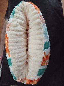 Baby bottle feeding support cushion