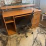 office desk and chair Image 3