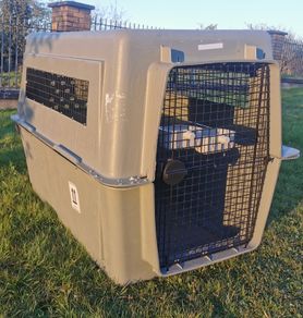Dog travel crate