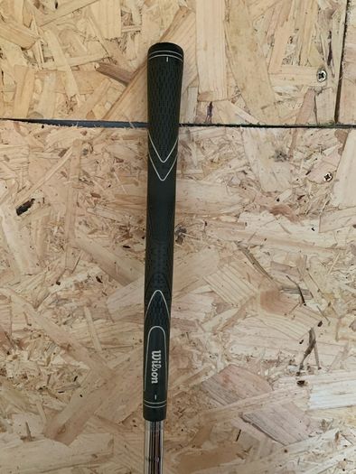 Wilson staff chipper golf club (Rh)