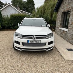 VW Toureg R Line Commercial