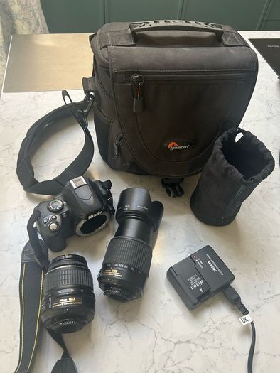 Nikon D40x Body, 2 lenses, charger and bag. Full starter kit!