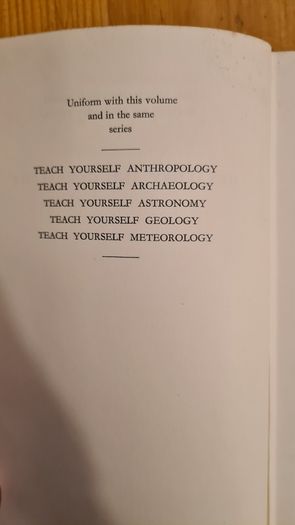 Heraldry And Genealogy By L. G. Pine. Hardback With Dustjacket In Good Condition