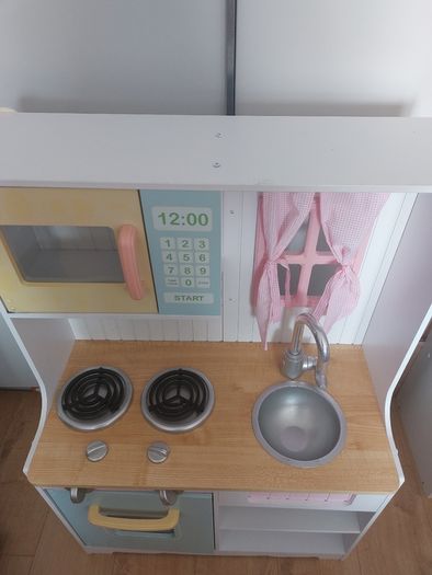 Play kitchen