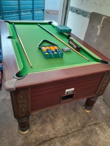 Pool table