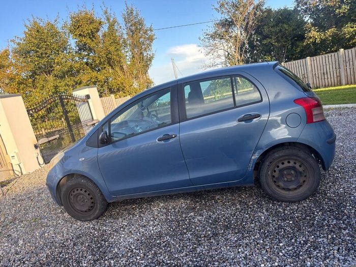 Toyota Yaris 1.0L 2007 (180,000km)