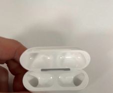 AirPods Pro 3 (2025) charging case