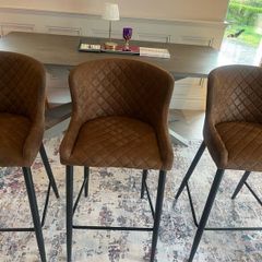 Bar stools & dressing table