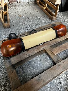 Beacon with spotlights